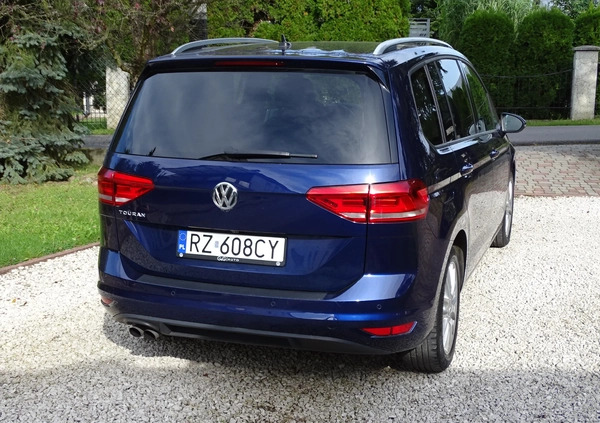 Volkswagen Touran cena 79800 przebieg: 68250, rok produkcji 2018 z Toruń małe 781